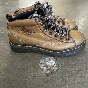 VINTAGE DR MARTEN BOOT